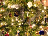61840CrNrUsmLe - Christmas Tree Decorating Party.JPG